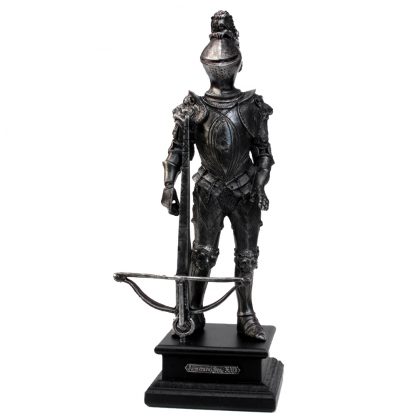 Pewter Knight In Armour with crossbow Figure: